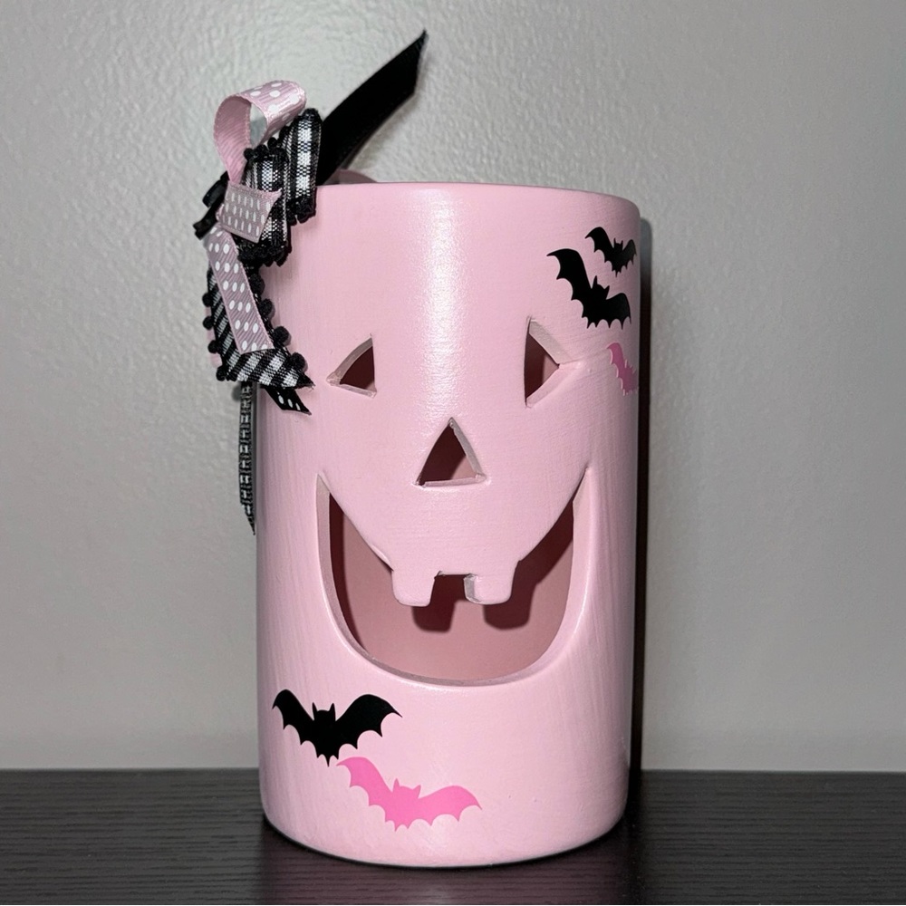 Pink & Black Jack O’ Lantern Halloween Decor